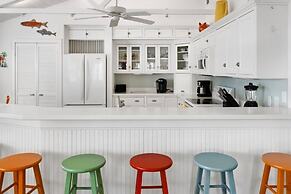 Turtle Cottage 3 Bedroom Home by RedAwning