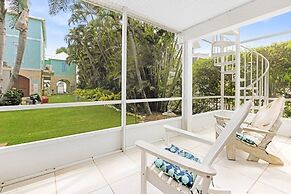 Turtle Cottage 3 Bedroom Home by RedAwning