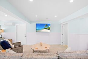 5294 Umbrella Pool Rd 3 Bedroom Home by RedAwning