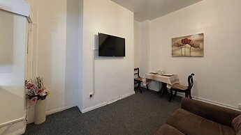Amazing and Immaculate 2-bed House in Manchester