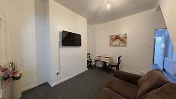 Amazing and Immaculate 2-bed House in Manchester