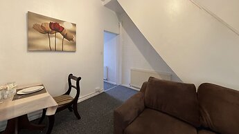 Amazing and Immaculate 2-bed House in Manchester
