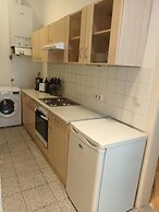 Designer Apartment - 5 min to Center