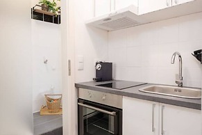 Designer Apartment - 5 min to Center