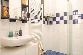 Designer Apartment - 5 min to Center