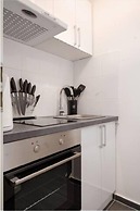 Designer Apartment - 5 min to Center