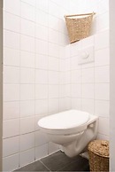 Designer Apartment - 5 min to Center