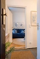 Designer Apartment - 5 min to Center