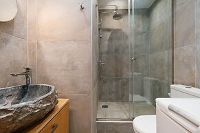 Phaedrus Living The Emerald Studio