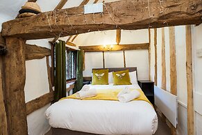 Gildridge Estat Large Group Tennis Court