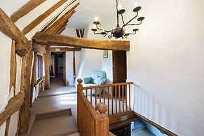 Gildridge Estat Large Group Tennis Court