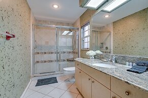 Palm Harbor Vacation Rental: 7 Mi to Beach!