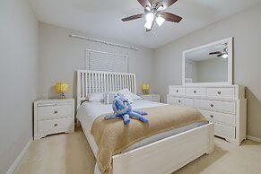 Palm Harbor Vacation Rental: 7 Mi to Beach!