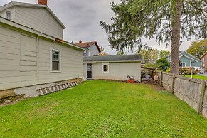 Central Auburn Apartment w/ Porch: Pets Welcome!