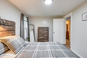 Central Auburn Apartment w/ Porch: Pets Welcome!