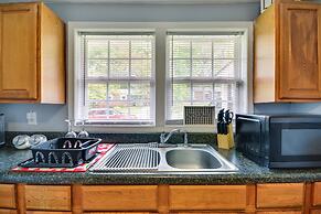 Charming Lexington Home - 2 Mi to Downtown!