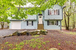 Hot Tub & Game Room: Tobyhanna Vacation Home!