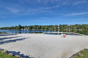 Hot Tub & Game Room: Tobyhanna Vacation Home!