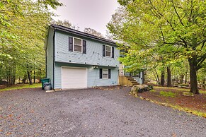 Hot Tub & Game Room: Tobyhanna Vacation Home!