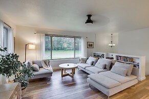 Serene Palmer Home: Walk to Downtown & Riverfront!