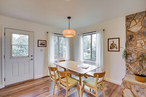 Serene Palmer Home: Walk to Downtown & Riverfront!