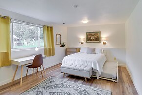 Serene Palmer Home: Walk to Downtown & Riverfront!