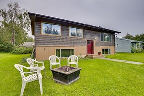 Serene Palmer Home: Walk to Downtown & Riverfront!