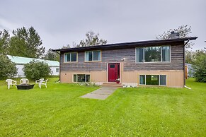 Serene Palmer Home: Walk to Downtown & Riverfront!