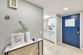 Resort Perks, Private Patio: Palm Springs Condo!