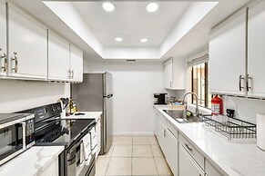 Resort Perks, Private Patio: Palm Springs Condo!