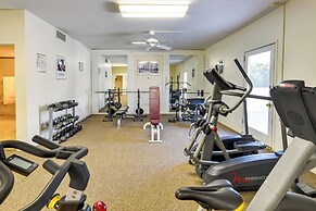 Resort Perks, Private Patio: Palm Springs Condo!