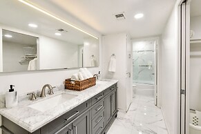 Resort Perks, Private Patio: Palm Springs Condo!