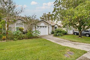 20 Mi to Disney: Condo w/ Pool Access in Clermont!