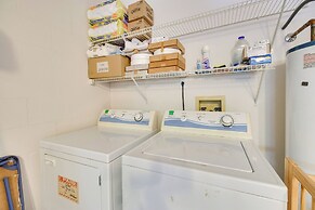 20 Mi to Disney: Condo w/ Pool Access in Clermont!