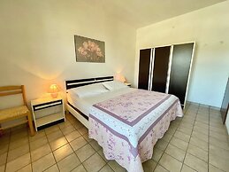 Relax in our Seaview Flat