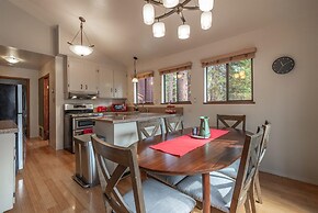 Cozy Pet Friendly Cabin in Lake Tahoe by Sierra Getaways