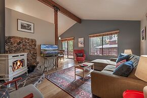 Cozy Pet Friendly Cabin in Lake Tahoe by Sierra Getaways