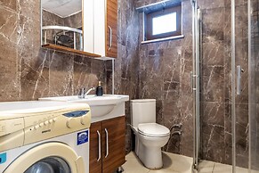 Flat With Backyard 6 min to Bostanci Show Center