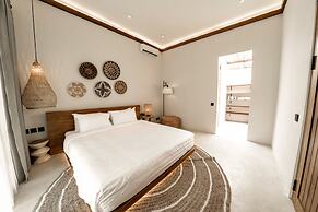 Hijau Villa by EVDEkimi