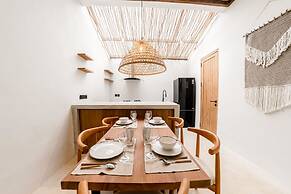 Hijau Villa by EVDEkimi