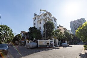 Royal Hotel - Sai Dong - Long Biên