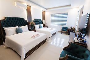 Royal Hotel - Sai Dong - Long Biên