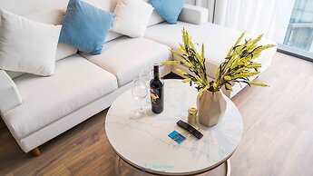 A La Carte Ha Long Bay Apartment Managed by Anstay Residence