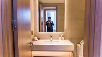 A La Carte Ha Long Bay Apartment Managed by Anstay Residence