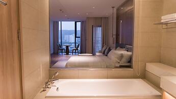 A La Carte Ha Long Bay Apartment Managed by Anstay Residence