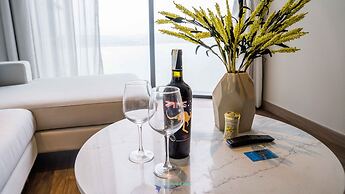 A La Carte Ha Long Bay Apartment Managed by Anstay Residence