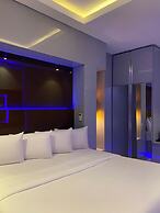 DREAMS BY DV8