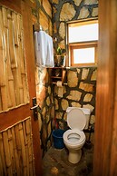 Apuuli Safaris & Cottages