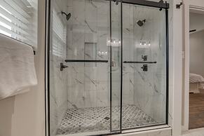 The Petty 3 Bedroom Cabin by Redawning