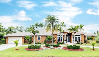 Luxurious Serene Sw Ranches Villa 4 Bedroom Villa by Redawning